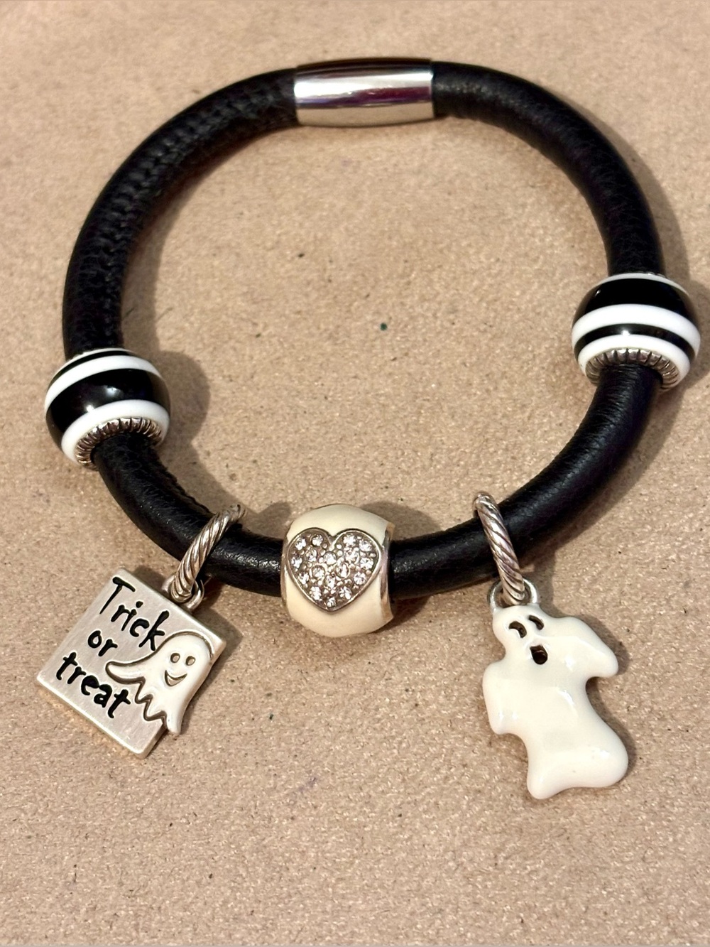 🎃Listing! 🆕 Brighton Ghost charm Enameled in white & black on both sides - Picture 10 of 10